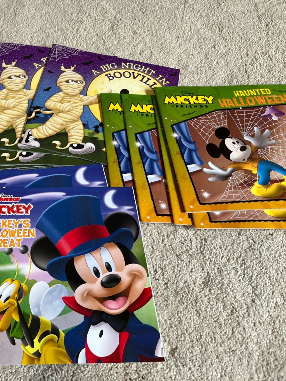Kids Halloween Book Set (Mickey and‎ others) (Great for Favors or Gifts!)